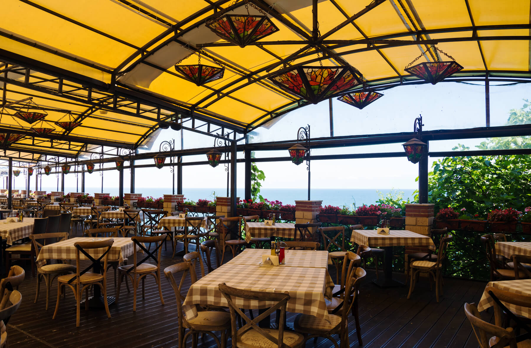beautiful cafe with flowers in bulgaria outdoor r 2023 11 27 05 31 38 utc.jpg