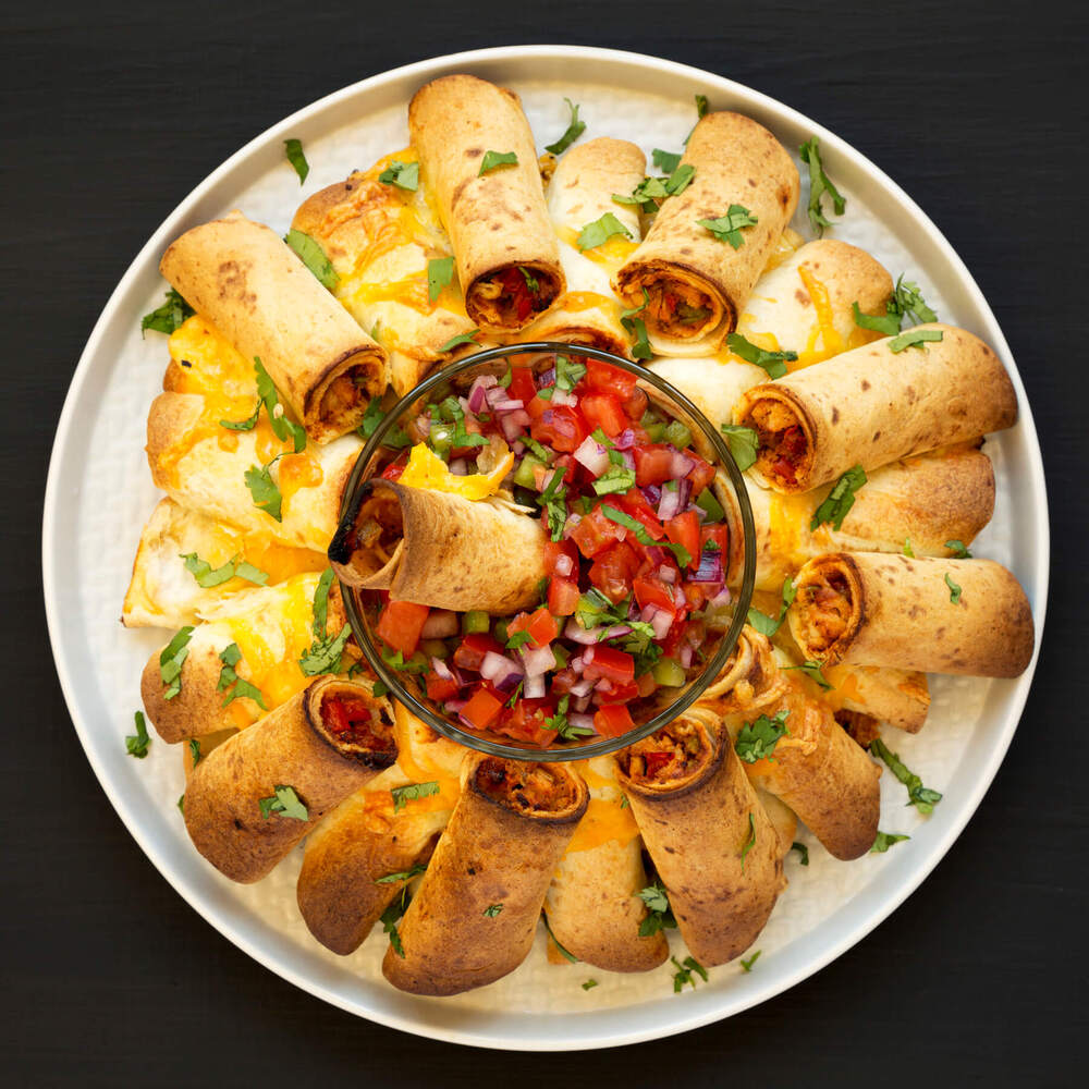 homemade pull apart flauta ring on a plate on a bl 2024 05 14 17 41 20 utc.jpg